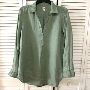 GAP Women's Green Button Down Shirt Size Small